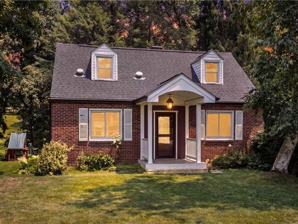 8680 Winchester Dr, Pittsburgh, PA 15237