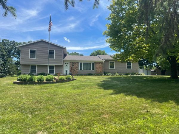 3925 8th Street NE, Willmar, MN 56201