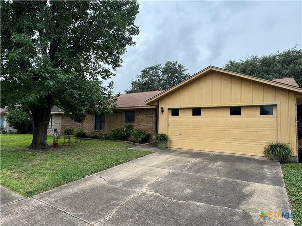 202 Vanessa Lane , Victoria, TX 77901