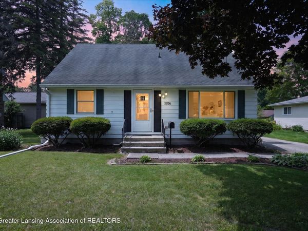 3016 S Deerfield Avenue, Lansing, MI 48911