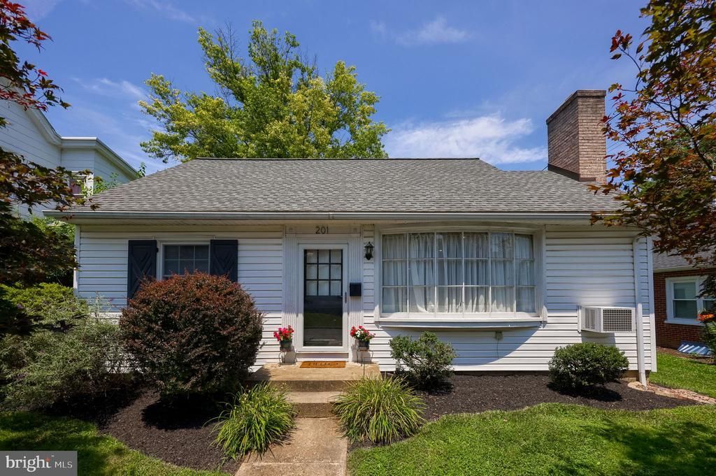 201 W FREDERICK STREET , MILLERSVILLE, PA 17551