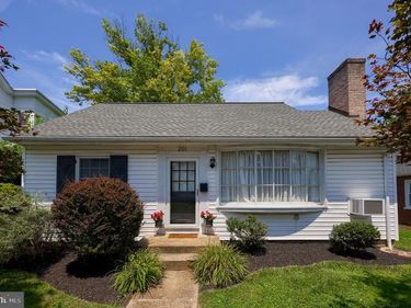 201 W FREDERICK STREET, MILLERSVILLE, PA 17551