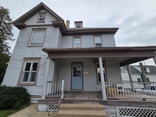 109 W Howard Street, Portage, WI 53901