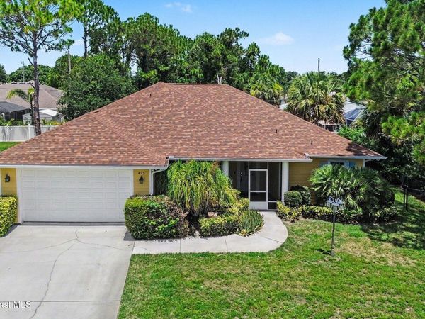 495 Seagrass Avenue , Sebastian, FL 32958