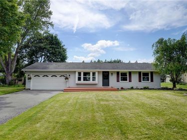 13 Sunridge Drive, Rochester, NY 14624