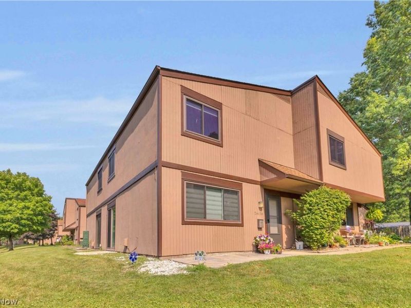 26636 Lake of the Falls Road, Olmsted Falls, OH 44138 Photo 2