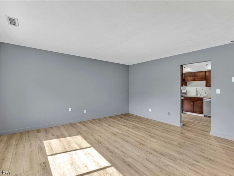 26636 Lake of the Falls Road, Olmsted Falls, OH 44138 Photo 5