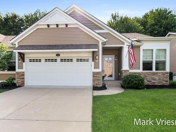 17011 Pickett Lane, Nunica, MI 49448