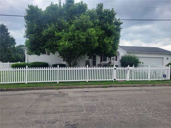 1041 W Main St , Sharpsville, PA 16150
