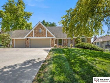 10605 Madison Street, Omaha, NE 68127