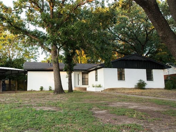 805 Lynn Court, Ennis, TX 75119