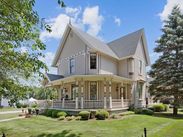 325 N State Street, Marengo, IL 60152