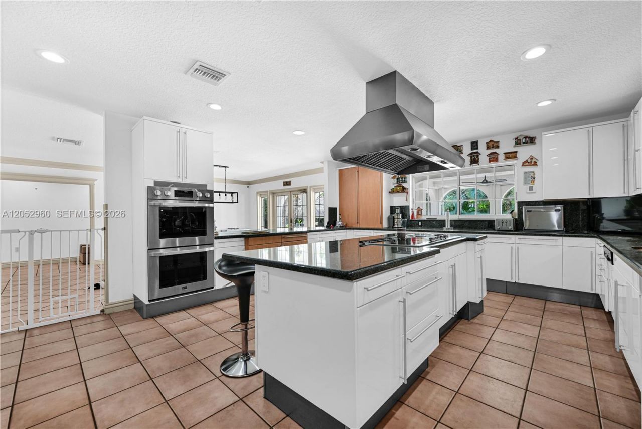 7550 SW 74th St , Miami, FL 33143 Photo
