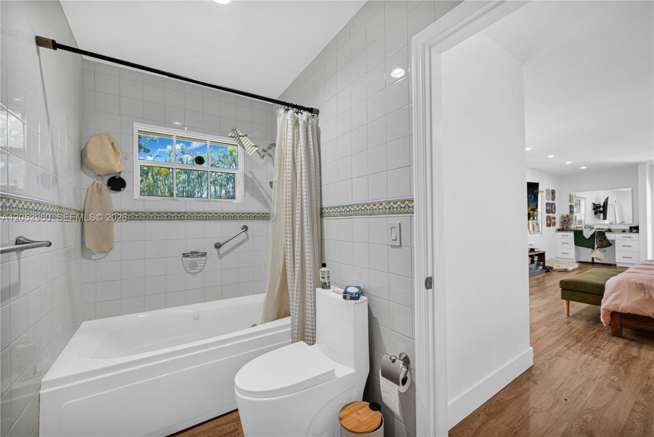 7550 SW 74th St , Miami, FL 33143 Photo