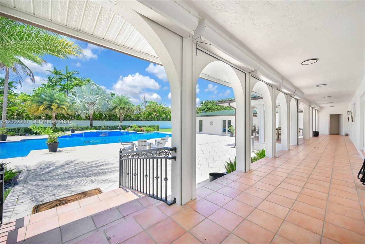 7550 SW 74th St , Miami, FL 33143 Photo