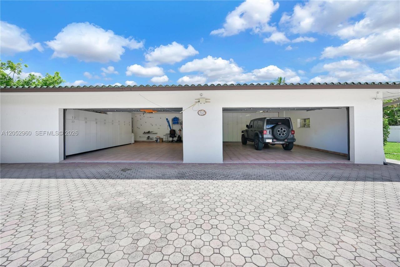 7550 SW 74th St , Miami, FL 33143 Photo