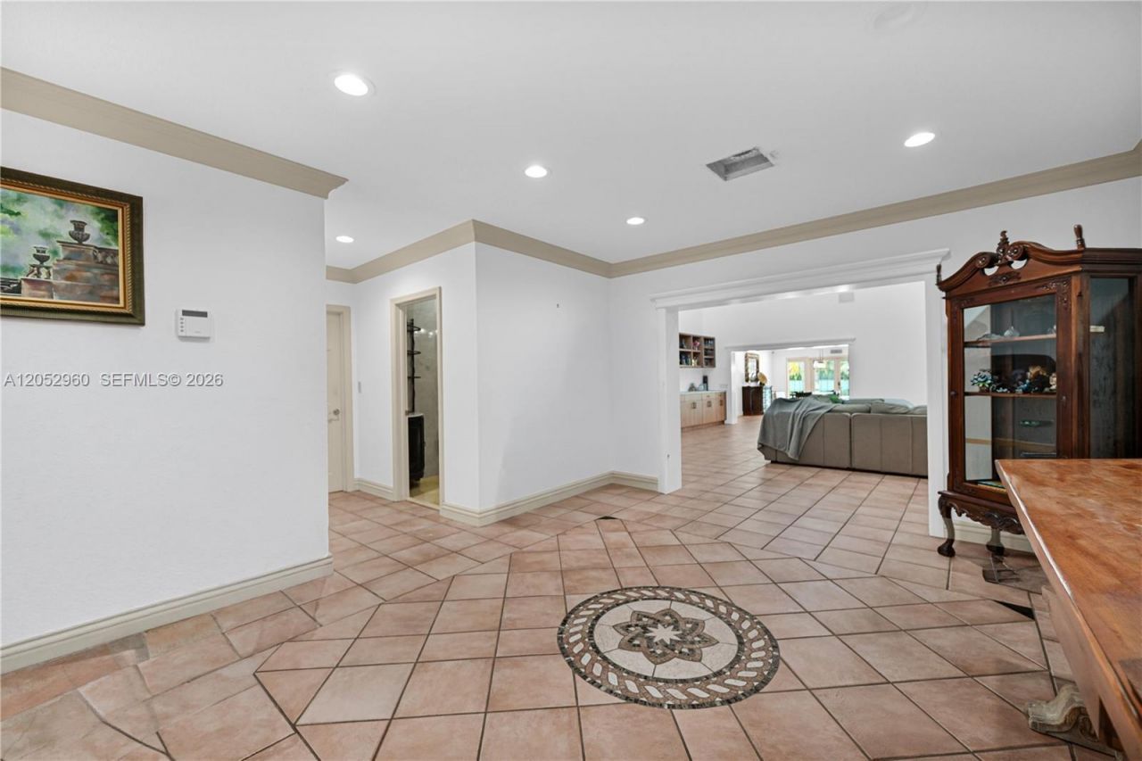 7550 SW 74th St , Miami, FL 33143 Photo