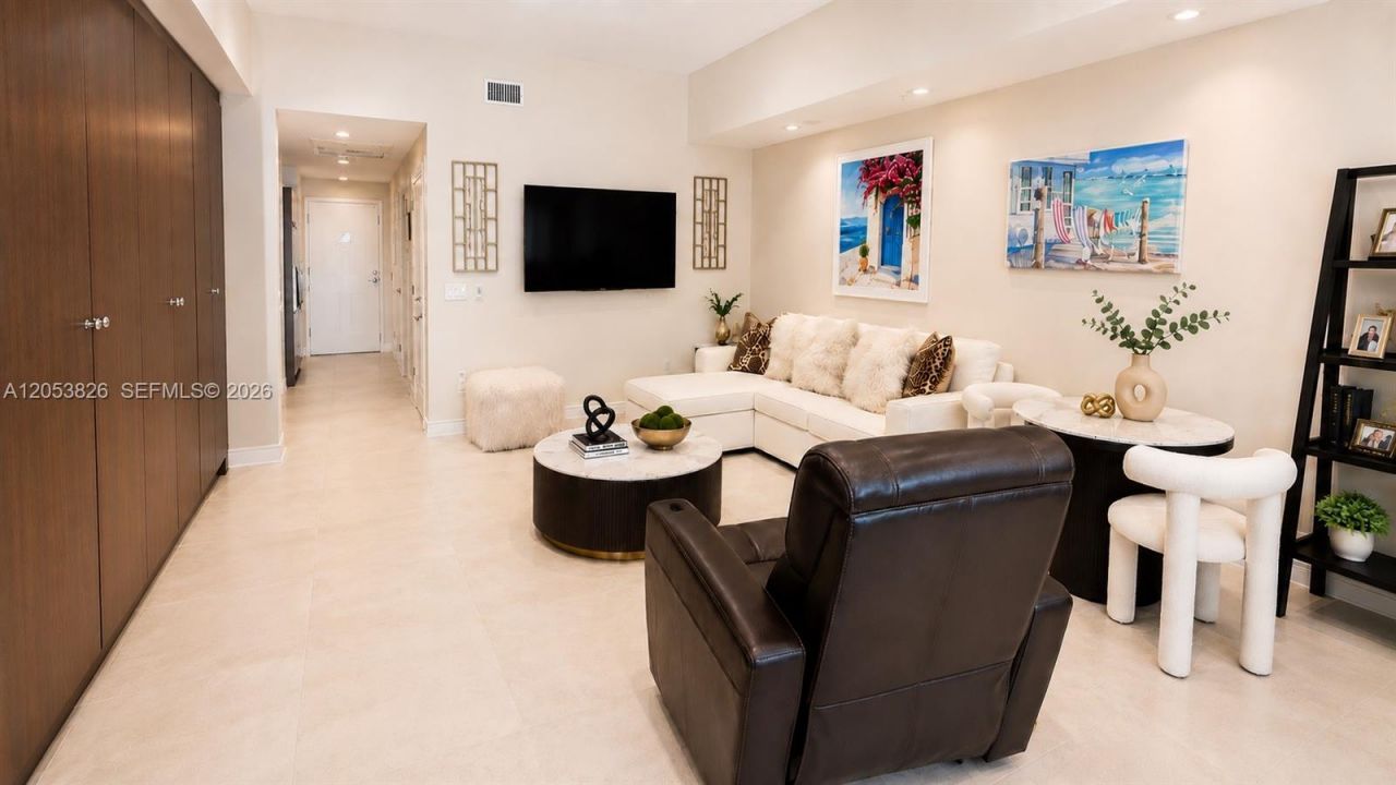 5300 NW 87th Ave , Unit 915, Doral, FL 33178 Photo