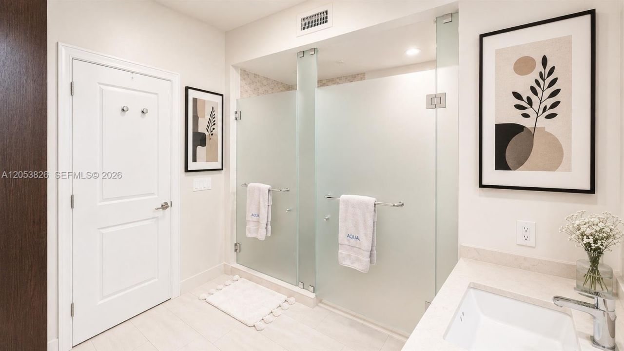 5300 NW 87th Ave , Unit 915, Doral, FL 33178 Photo