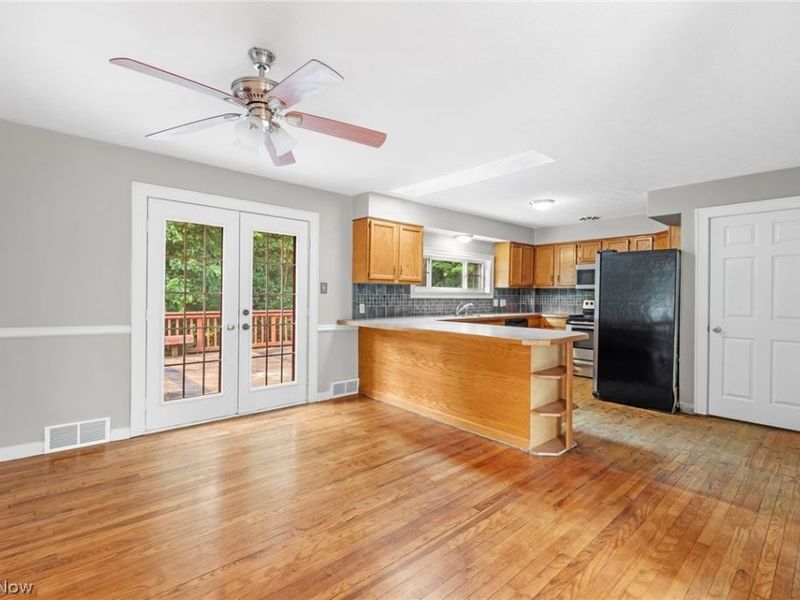 2380 Benton Street, Akron, OH 44312 Photo 7