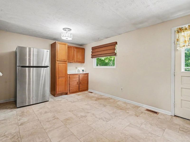 3250 New Year Drive, Colerain Township, OH 45251 Photo 7