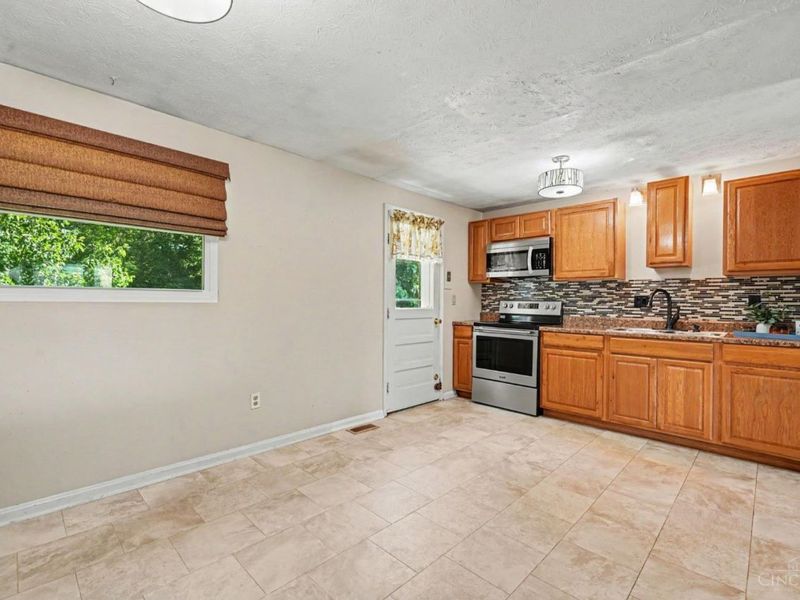 3250 New Year Drive, Colerain Township, OH 45251 Photo 8