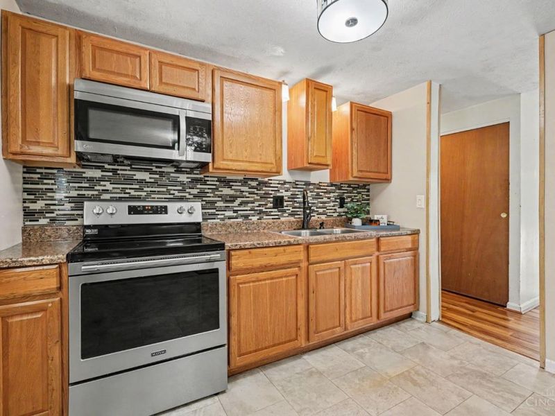3250 New Year Drive, Colerain Township, OH 45251 Photo 9