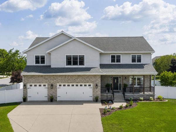 2001 Fullerton Drive, Prairie Du Sac, WI 53578