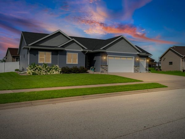 1514 Oakley Ln, Holmen, WI 54636
