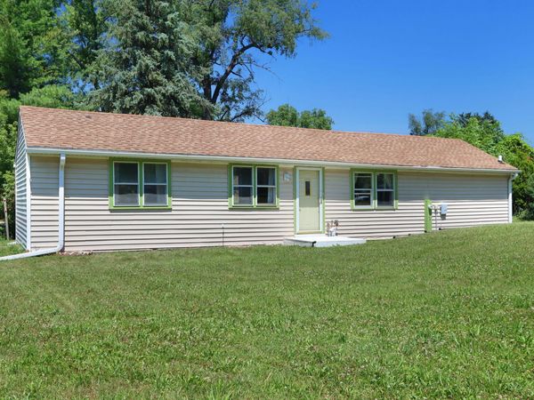 N1480 Orchid Dr, Bloomfield, WI 53128