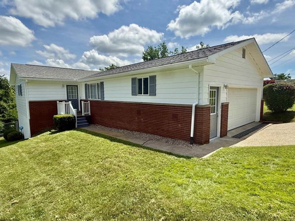 1814 Lafayette Circle, Fairmont, WV 26554