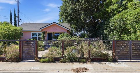 4020 Sierra Vista Ave, Sacramento, CA 95820 Photo