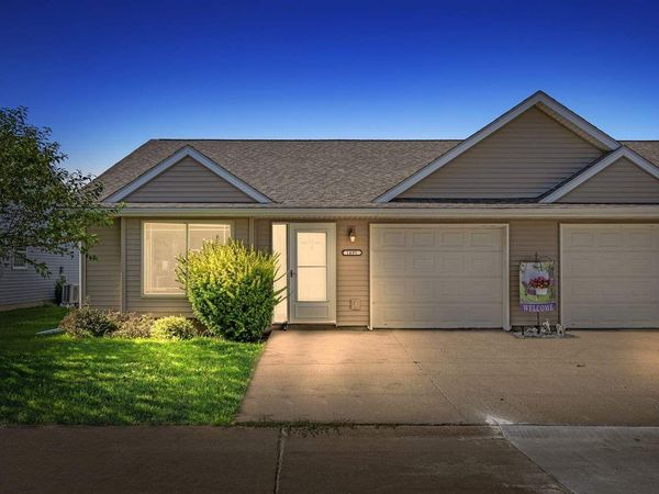 1495 Jaylen Ln, North Liberty, IA 52317
