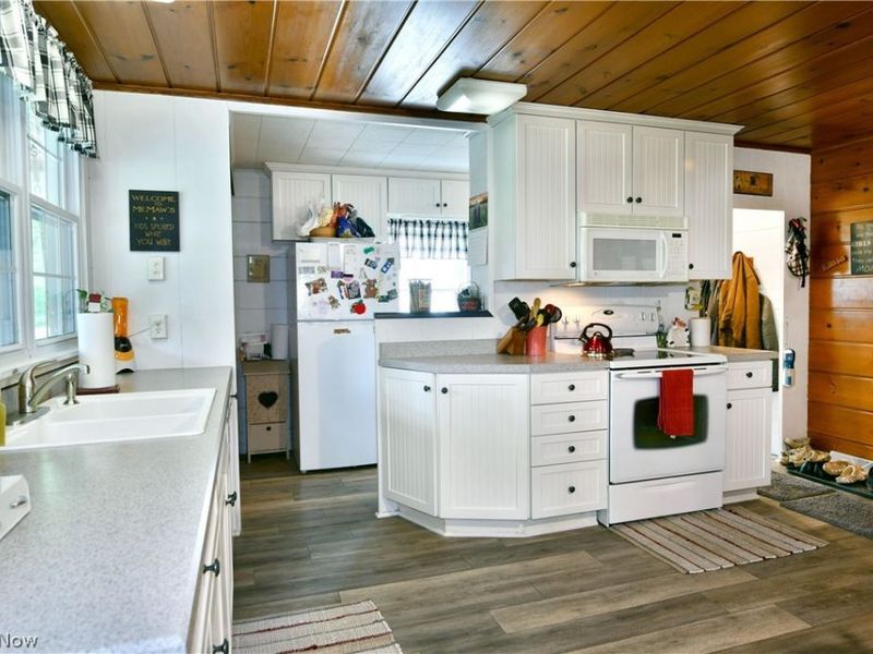 8683 King Graves Road NE, Warren, OH 44484 Photo 10