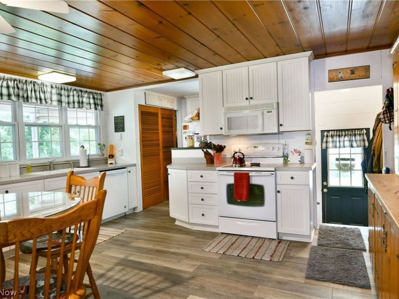 8683 King Graves Road NE, Warren, OH 44484 Photo 12
