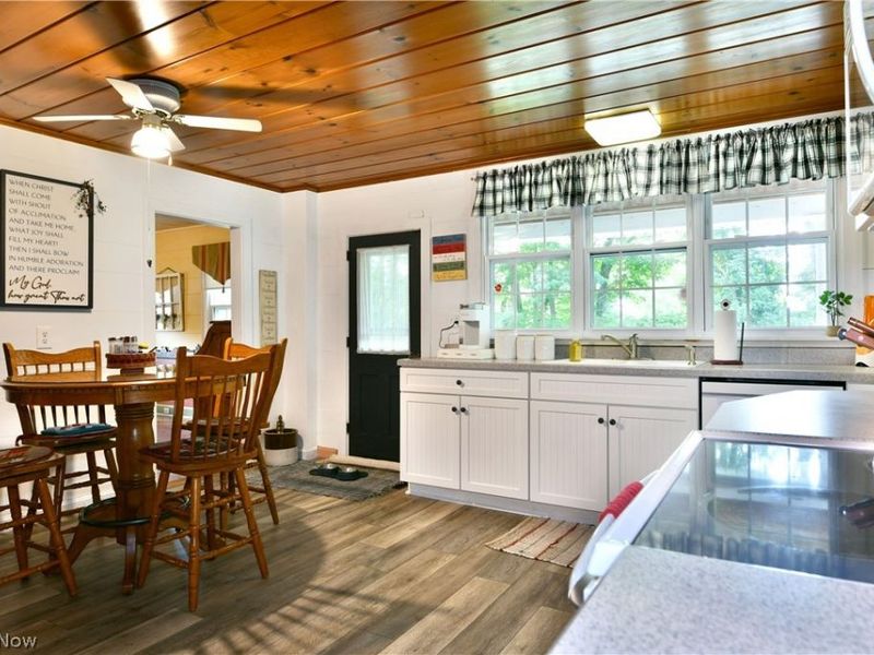 8683 King Graves Road NE, Warren, OH 44484 Photo 6