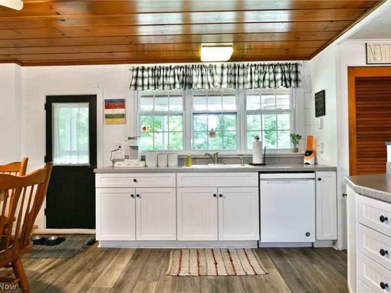8683 King Graves Road NE, Warren, OH 44484 Photo 7