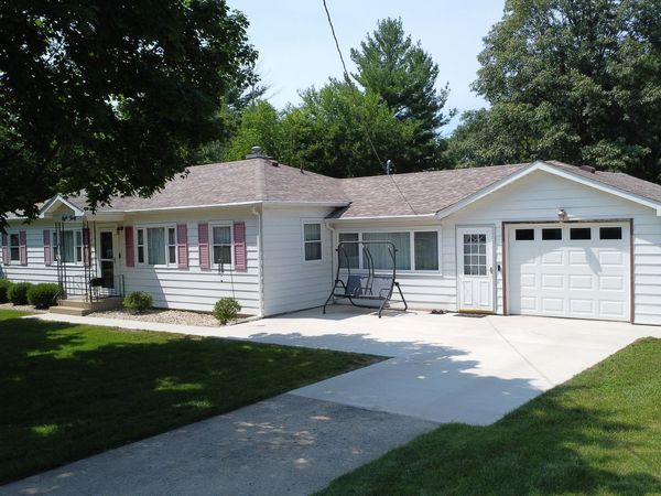 830 E Elm Street , Hoopeston, IL 60942