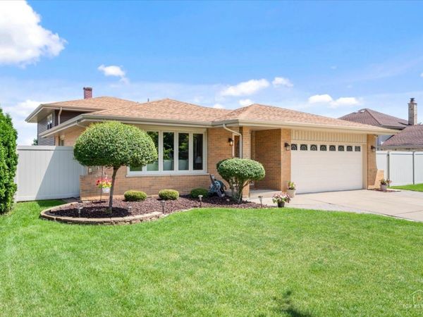 8124 Nottingham Road , Tinley Park, IL 60477