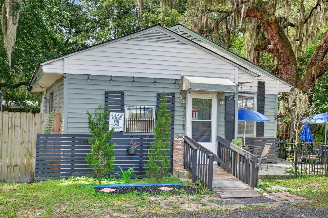 3323 St. Johns Avenue, Palatka, FL 32177 Main Photo