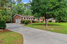1 Mueller Drive photo 4