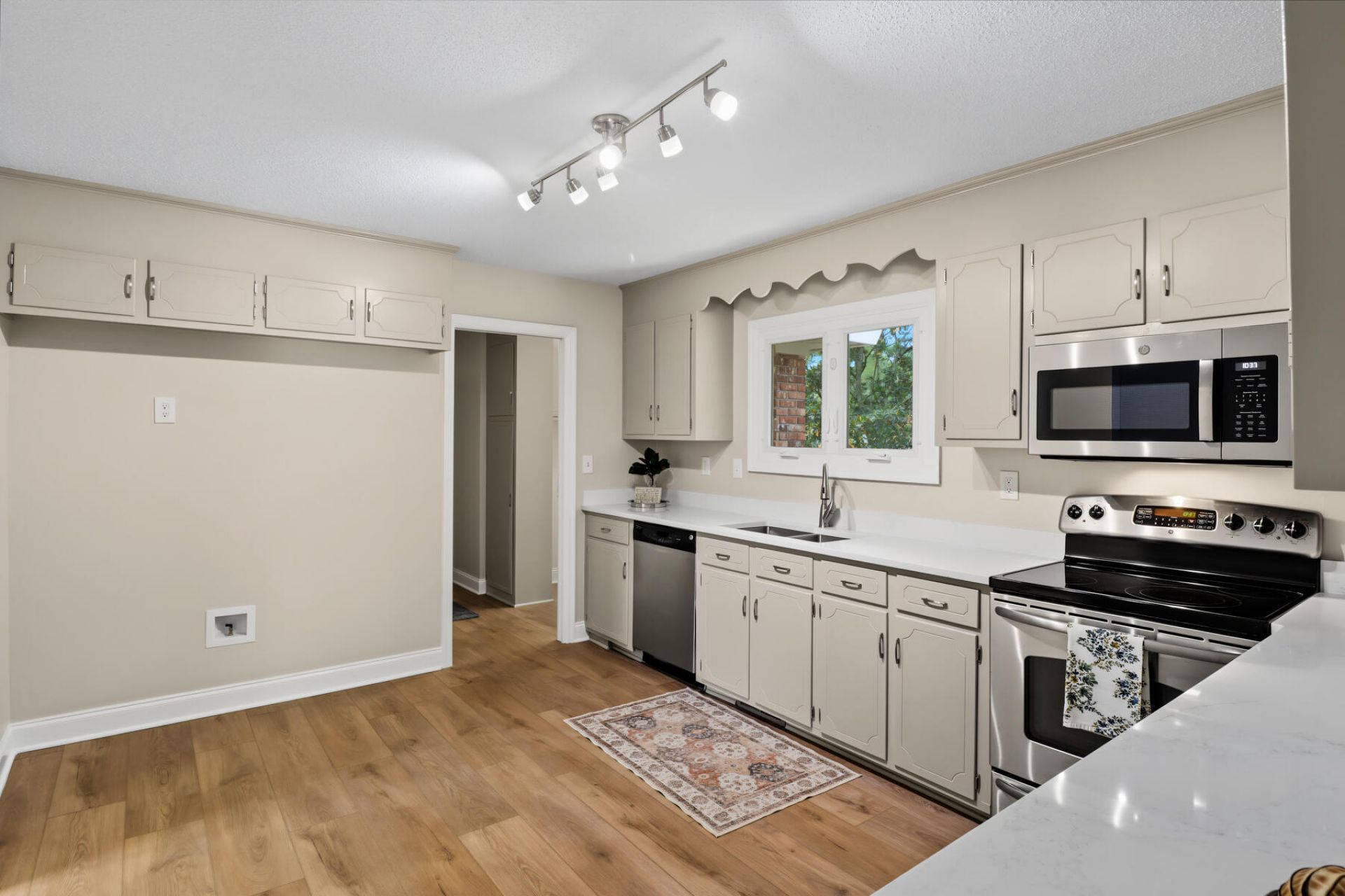 1 Mueller Drive Photo 6