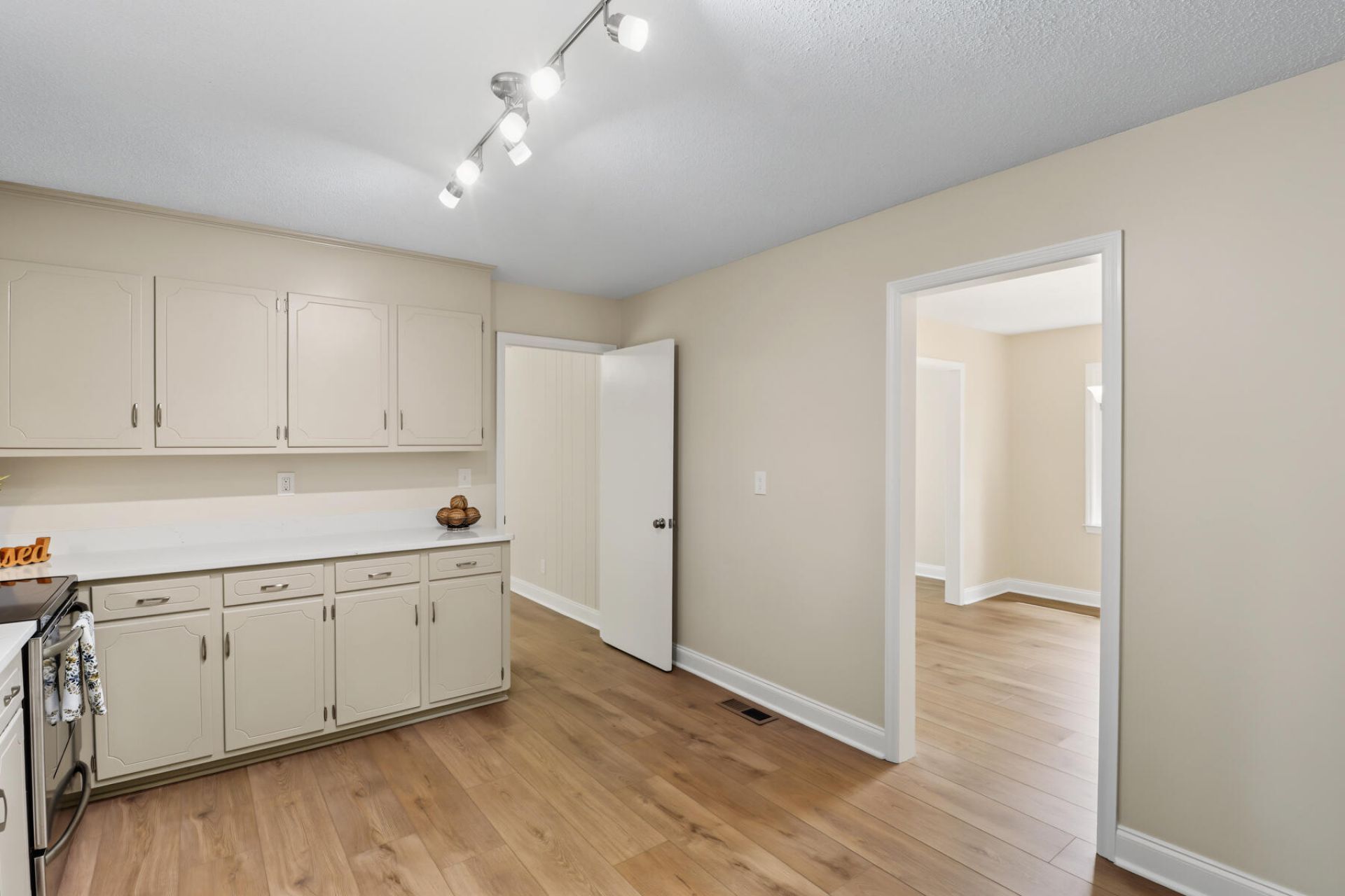 1 Mueller Drive Photo 8