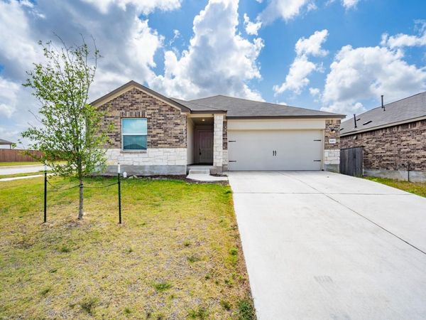 448 Sebring CIR, Hutto, TX 78634