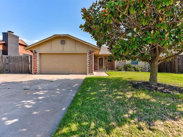 929 SW 11th Street, Moore, OK 73160