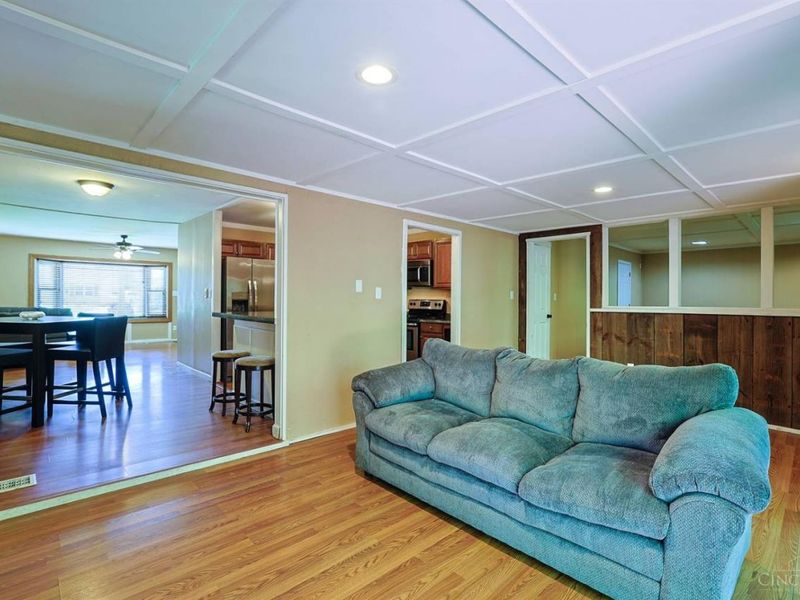 404 Mohican Drive, Loveland, OH 45140 Photo 12