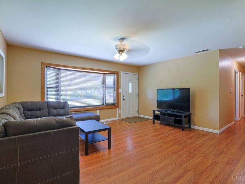 404 Mohican Drive, Loveland, OH 45140 Photo 5