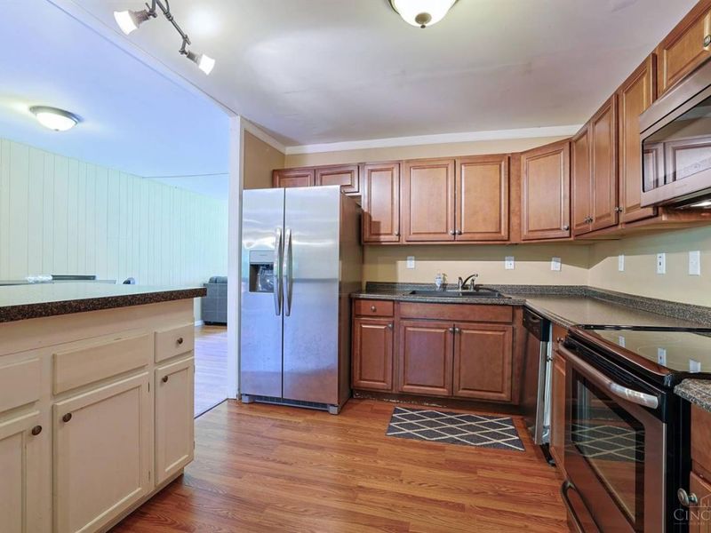404 Mohican Drive, Loveland, OH 45140 Photo 9