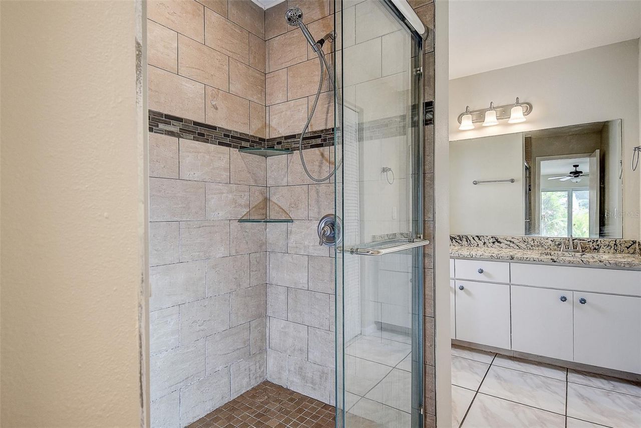 2876 Lake Valencia Boulevard E, Palm Harbor, FL 34684 Photo