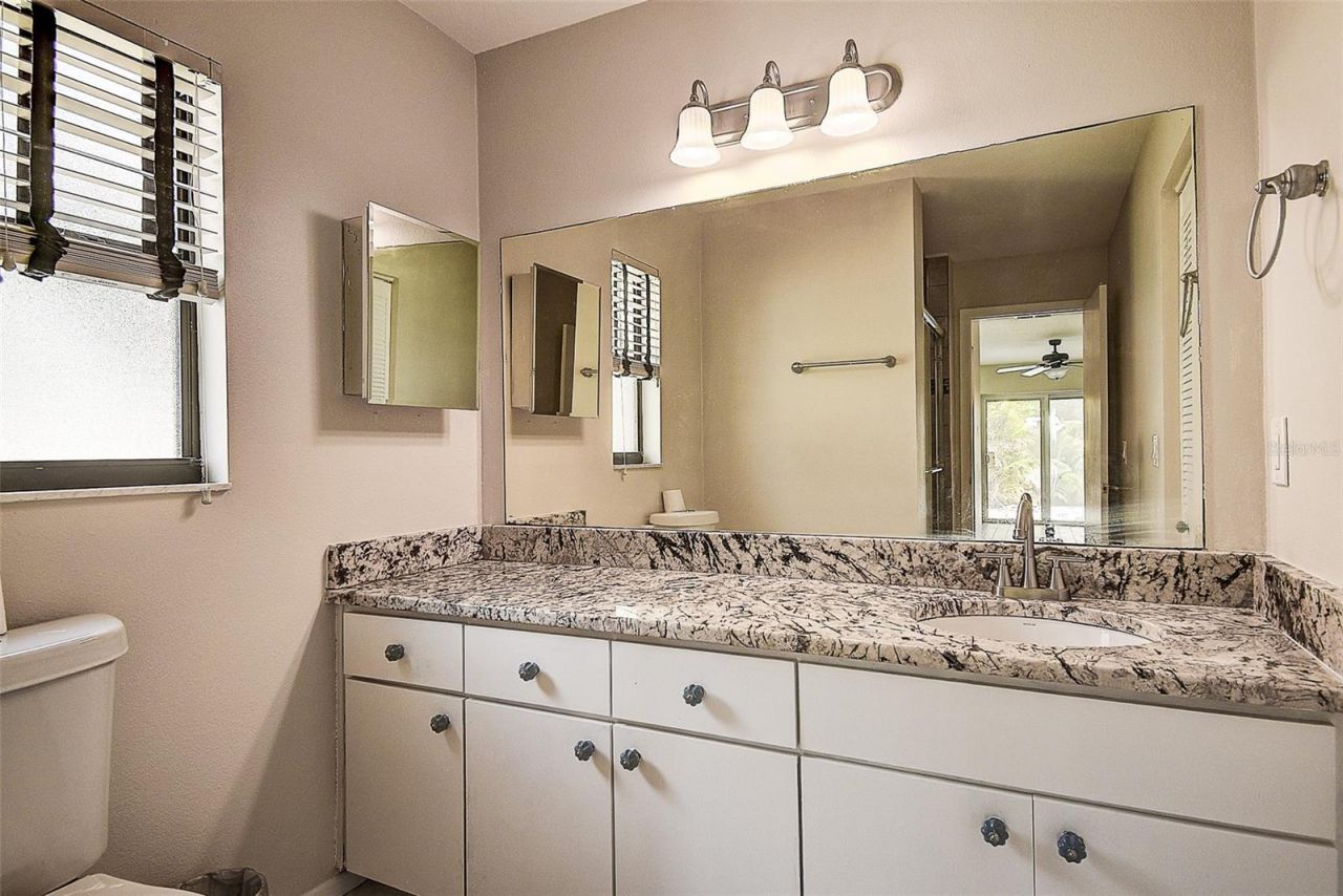 2876 Lake Valencia Boulevard E, Palm Harbor, FL 34684 Photo